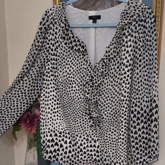 J. Crew Tops - Apt. 9 Monochrome Heart Print Blouse